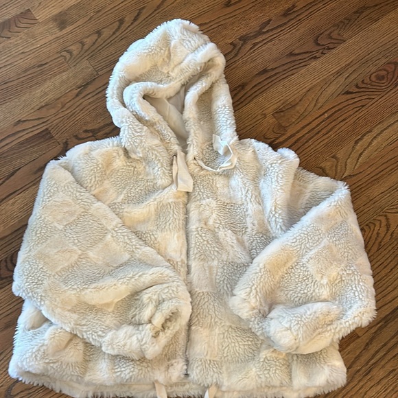 By Anthropologie Cropped Faux Fur Hooded Jacket NWT L - Picture 7 of 13